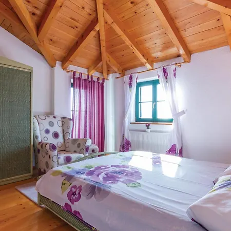 Prolozac Donji 12 * Tolici